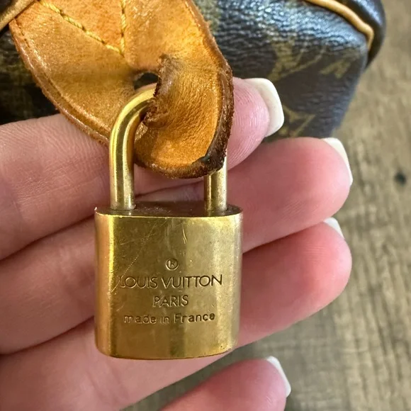 Louis Vuitton Speedy 30 Monogram Purse - Picture 14 of 16